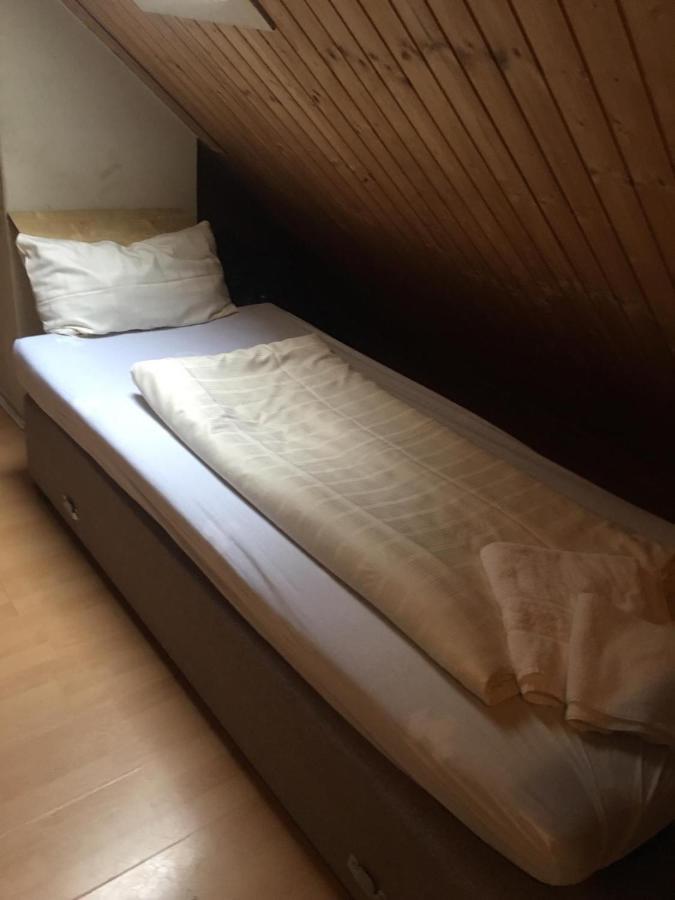 Zimmer Im Dachgeschoss Καϊζερσλάουτερν Εξωτερικό φωτογραφία